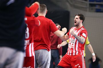 Ο Ολυμπιακός πέρασε από την έδρα της ΑΕΚ και αναδείχτηκε πρωταθλητής χειμώνα
