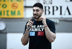 Ενές Καντέρ: «Λαμβάνω κάθε μέρα μηνύματα, υπάρχει λόγος που δεν έρχομαι στον Παναθηναϊκό»