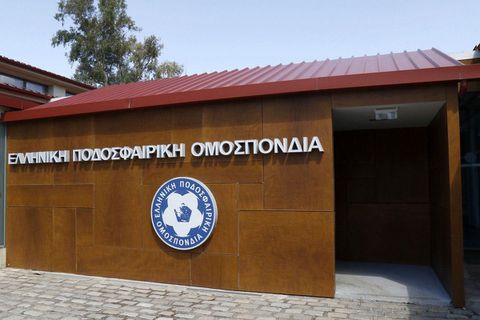 ΕΠΟ: Αναβλήθηκε η Εκτελεστική Επιτροπή σε ένδειξη σεβασμού προς την απώλεια της μητέρας του Βαγγέλη Μαρινάκη