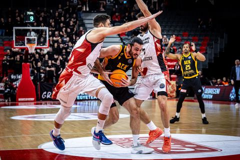 Δεν εμφανίστηκε στο τέταρτο δεκάλεπτο η ΑΕΚ και έχασε από την Σολνόκι