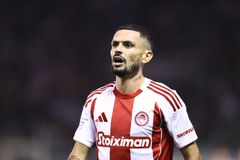 Ο Καμπελά δεν ταίριαξε ποτέ στο στυλ του Μεντιλίμπαρ και για αυτό φεύγει