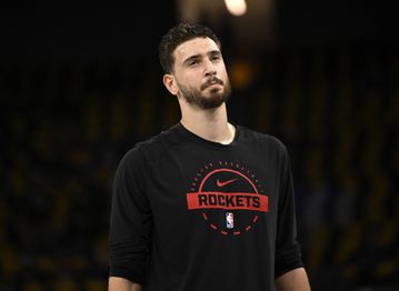 Αιχμές από τον Σενγκούν προς διαιτητές και Γιόκιτς