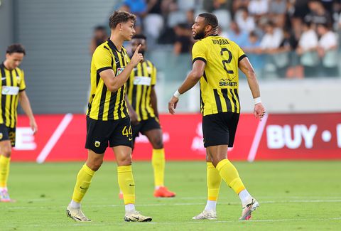 Στην κόψη του ξυραφιού για Ρέλβας και Μουκουντί