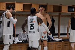 Πανηγυρικό κλίμα στα αποδυτήρια του Παναθηναϊκού AKTOR για τον Κέντρικ Ναν (vid)