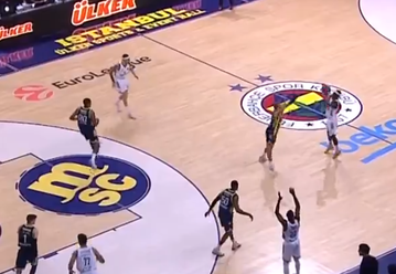 Απίθανο καλάθι του Ναν από το κέντρο του γηπέδου απέναντι στη Φενέρμπαχτσε (vid)