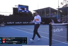Απίθανο περιστατικό στο Australian Open: Φίλαθλος έκλεψε πετσέτα και τον κυνηγούσε ο διαιτητής (vid)