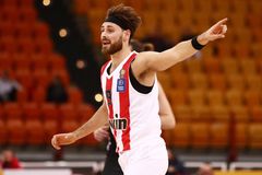 Πάπας στο Sportal: «Φοράω την φανέλα του Ολυμπιακού με υπερηφάνεια»