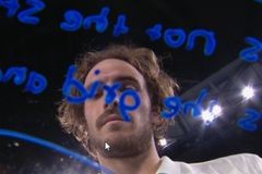 Το μήνυμα του Τσιτσιπά στην κάμερα μετά τη μεγάλη νίκη επί του Τόμπσον