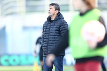 Πετράκης: «Η δουλειά μας ήταν δύσκολη από την αρχή, ευνοηθήκαμε από το ότι προηγηθήκαμε νωρίς με 2-0»