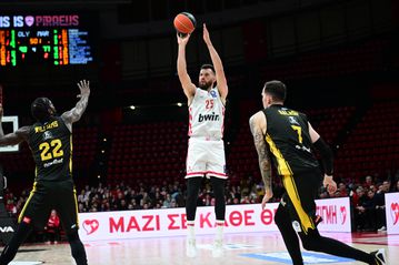 Ξεπέρασε τον Τεόντοσιτς και έγραψε ιστορία ο Πίτερς - Το «ερυθρόλευκο» ρεκόρ που... έσπασε