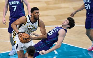 Άνετη νίκη των Πέισερς επί των Πέλικανς