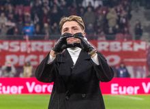 To καλύτερο δώρο: Ο Κέβιν Καμπλ αποχαιρέτησε τους οπαδούς της Λειψίας με 4,5 χιλ. λίτρα δωρεάν μπύρας