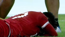 Ποδοσφαιριστής «ξάπλωσε» αντίπαλο με μπουνιά και ακολούθησε απίστευτο ξύλο (vid)