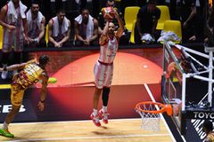 Σιλντς και Νέιπιερ οδήγησαν την Αρμάνι «σβηστά» στον τελικό