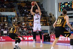 Ο Ολυμπιακός «έχτισε» διαφορά με εντυπωσιακό σερί 13-0 απέναντι στην ΑΕΚ (vid)