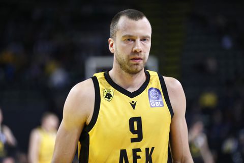 Χωρίς πλέι μέικερ η ΑΕΚ απέναντι στον Ολυμπιακό - Εκτός και ο Λεκαβίτσιους