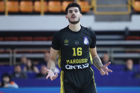 Η “δήλωση” του Αμαρουσίου και η “παρέλαση” του Ολυμπιακού