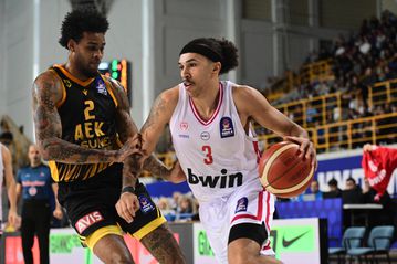 Σοβαρός ο Ολυμπιακός, δεν άφησε περιθώρια στην ΑΕΚ και προκρίθηκε άνετα στα ημιτελικά του Allwyn Final-8