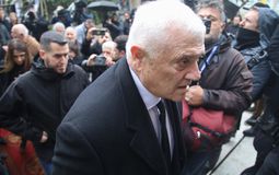 Στην κηδεία του Μίμη Παπαϊωάννου ο Μελισσανίδης (vid)