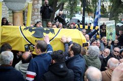 Όλη η ΑΕΚ ακούμπησε μια τελευταία φορά στον Μίμη της και τον αποχαιρέτησε (vids)