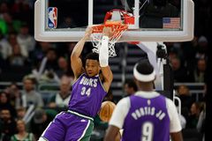 Οι προσπάθειες του Αντετοκούνμπο στην εντός έδρας ήττα των Μπακς από τους Πέισερς (vids)