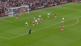 Το ματς του αιώνα: 53 τελικές προσπάθειες, 22 στην εστία είδαμε στο Μάντσεστερ Γιουνάιτεντ - Λίβερπουλ