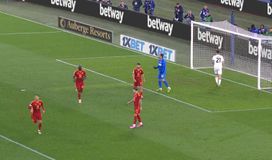 Με γκολάρα του Πελεγκρίνι η Ρόμα λύγισε τη Σασουόλο και φουλάρει για Champions League