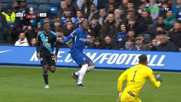 Το blooper της σεζόν στο FA Cup και το ματς Τσέλσι - Λέστερ: Απίθανο αυτογκόλ του Ντισασί!