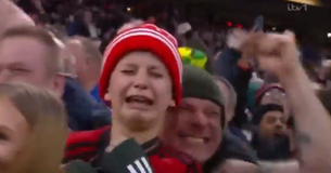 Αν σας ρωτήσουν τι είναι το ποδόσφαιρο, δείξτε το κλάμα του πιτσιρικά στο Γιουνάιτεντ – Λίβερπουλ (vid)