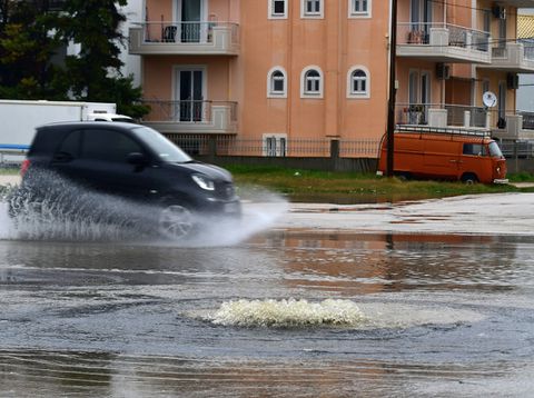 Καιρός: Πορτοκαλί προειδοποίηση για χιόνια, ισχυρές βροχές και τσουχτερό κρύο