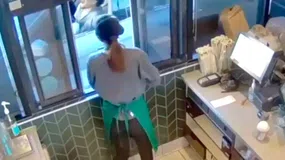 Αποζημίωση-μαμούθ $50 εκατ. από τα Starbucks στις ΗΠΑ σε οδηγό που κάηκε στα γεννητικά όργανα από τσάι