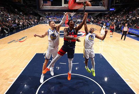 Οι Ουόριορς νίκησαν τους Ουίζαρντς - Μικρή συμμετοχή για Γιούρτσεβεν