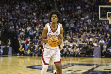 Παίκτης του κολεγιακού πρωταθλήματος συνελήφθη για δύο κακουργήματα