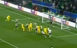 Απίθανη φάση στο Σπόρτινγκ - Μπόντο Γκλιμτ: Μία κεφαλιά, δύο δοκάρια