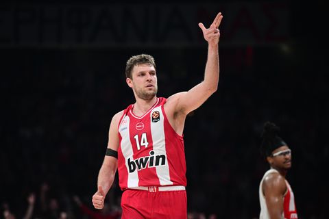 Επιστροφή Βεζένκοφ και Ουόκαπ στη Euroleague - Αυτή είναι η 12αδα του Ολυμπιακού με τη Φενέρμπαχτσε