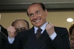 Ευχάριστα τα νέα για τον Μπερλουσκόνι: Βγήκε από την εντατική