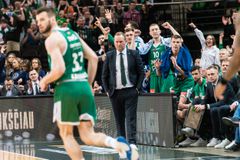 Η Ζάλγκιρις επέστρεψε από το -17 και έκανε το 2-0