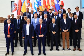 Επιβεβαιώθηκε και στα Τίρανα η στήριξη στον πρόεδρο της ΟΥΕΦΑ Αλεξάντερ Τσέφεριν