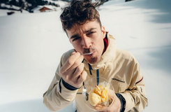 Ο Λεκλέρ άφησε την οδήγηση και έγινε παγωτατζής