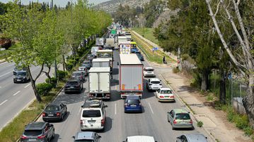 Έξοδος Πάσχα: Στο 100% η πληρότητα σε πλοία και ΚΤΕΛ – «Σημειωτόν» σε Κηφισό και Αττική Οδό