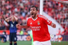 «Περιζήτητος ο Παυλίδης αλλά η Μπενφίκα δεν τον αφήνει κι επιμένει στα 100 εκατ. ευρώ»