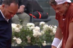 Ξέσπασμα Ρούνε εναντίον του διαιτητή: «Είσαι ανέκδοτο! Απάντα μου σε αυτό που σε ρωτάω» (vid)