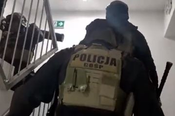 Σπαθιά, ματσέτες, ναρκωτικά: Τα ευρήματα των αρχών από σύλληψη συμμορίας χούλιγκαν προκαλούν σοκ!