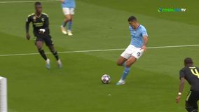 Μίνι πολιορκία στην άμυνα της Ρεάλ, πρώτη ευκαιρία με Ρόδρι για τη Μάντσεστερ Σίτι