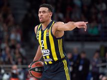 Η Φενέρμπαχτσε κυριάρχησε της Γαλατάσαραϊ και ετοιμάζεται για «μάχη» με τον Παναθηναϊκό AKTOR στο Άμπου Ντάμπι