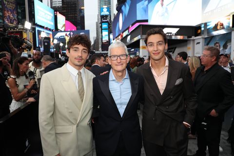 Η Formula 1 κατέκτησε την Times Square για την παγκόσμια πρεμιέρα της ταινίας «F1» (vid)