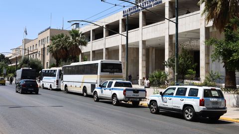 Συναγερμός στην αστυνομία για παράλληλη παρουσία χούλιγκανς Ολυμπιακού και Παναθηναϊκού στην Ευελπίδων