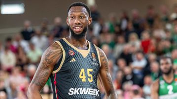 Ντόντα Χολ: Ο εκρηκτικός σέντερ που μπορεί να αλλάξει την εικόνα της ρακέτας του Ολυμπιακού