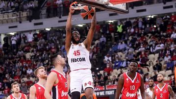 Ο Ολυμπιακός με τον Χολ έβαλε ένα «θεριό» μέσα στη ρακέτα του