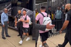 Η «σκιά» του Μέσι που τον ακολουθεί σε κάθε του βήμα, ακόμη και μέσα στον αγωνιστικό χώρο (vid)